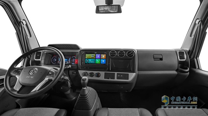 東風(fēng)凱普特星云采用乘用化全景座艙設(shè)計(jì)