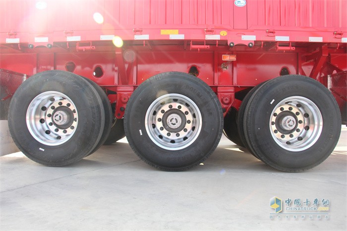 華興車輛 5.5噸超強鋼 側(cè)翻自卸半掛車