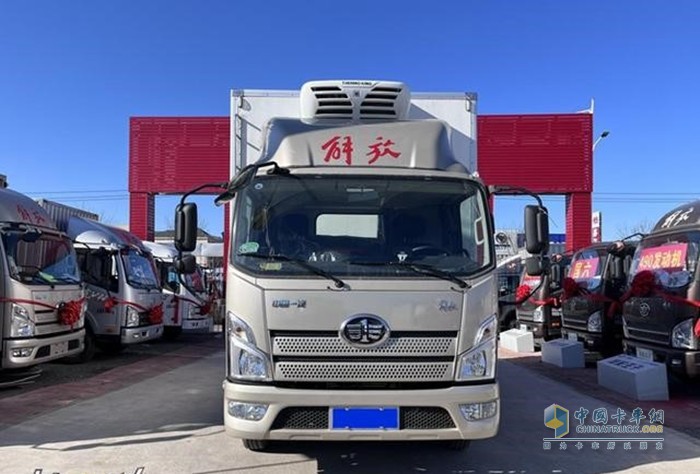 解放領(lǐng)土冷藏車