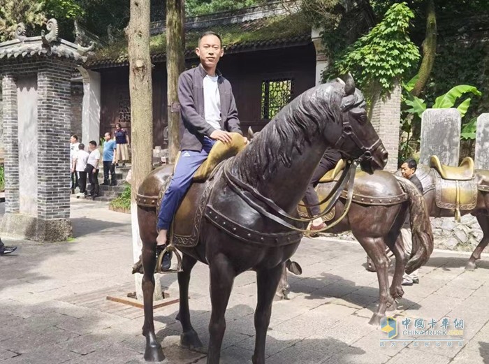 解放領(lǐng)途冷藏車