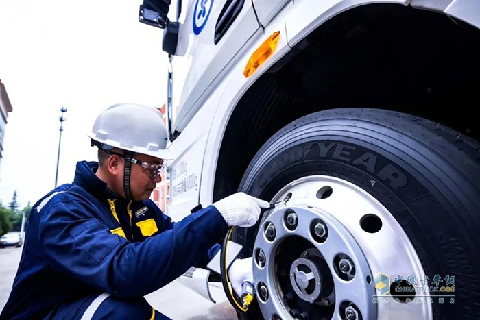 固特異 TireOptix 自動記錄檢測結果