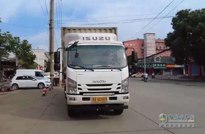 慶鈴五十鈴運(yùn)輸車(chē)