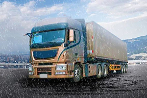 極端惡劣天氣下，卡友們?nèi)绾伪Ｕ习踩熊?