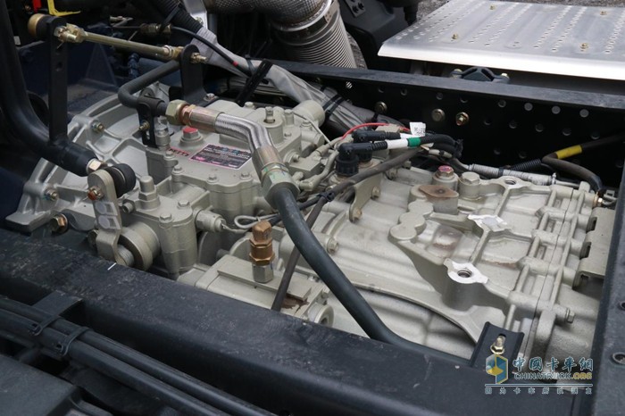 變速箱標(biāo)配Q12MO型號(hào)