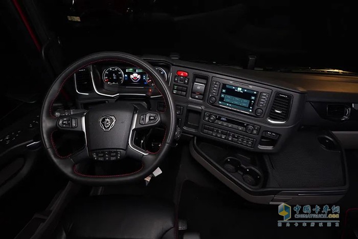 斯堪尼亞中國(guó) V8中國(guó)限量版 全國(guó)首輛交車(chē)