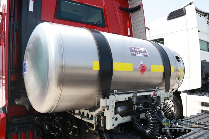 陜汽德龍X5000S LNG 牽引車