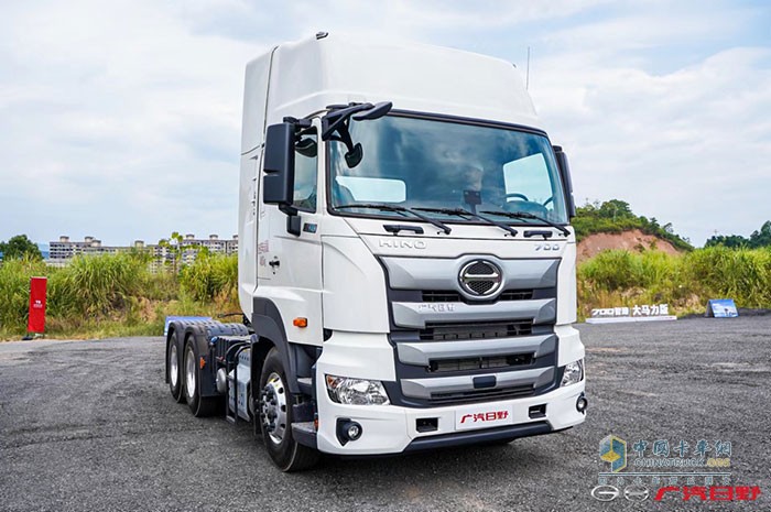 廣汽日野700智臻大馬力版以“芯動(dòng)而至，全擎待發(fā)”