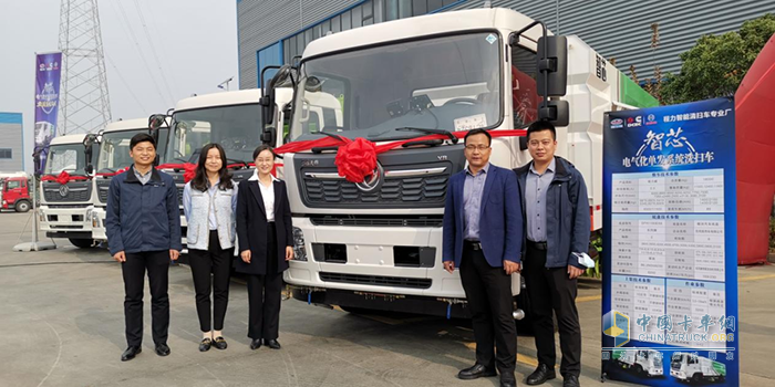 東風(fēng)康明斯,發(fā)動(dòng)機(jī)