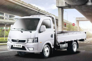 廣闊天地的戰(zhàn)場(chǎng)，有東風(fēng)途逸陪伴著年輕人去闖