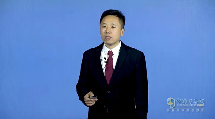 福田汽車集團研發(fā)副總裁鹿政華講解福田汽車科技創(chuàng)新戰(zhàn)略與階段性成果