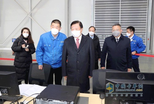 再續(xù)20多年合作 濰柴動(dòng)力與臨工集團(tuán)在臨沂市簽署戰(zhàn)略合作協(xié)議