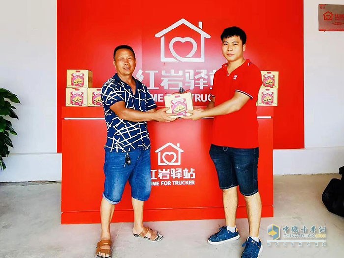 上汽紅巖傳承、發(fā)揚(yáng)“紅巖精神”