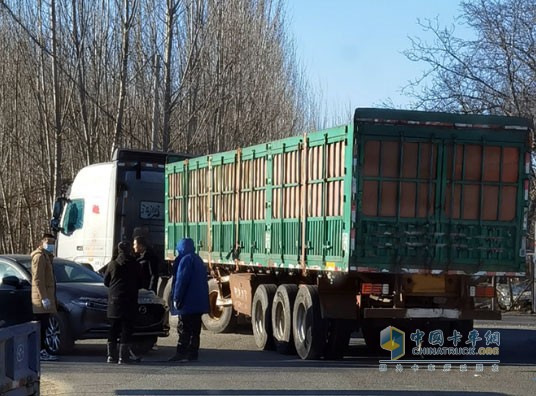 大運N8V 6X4牽引車