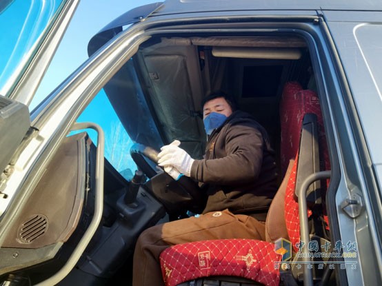 大運N8V 6X4牽引車