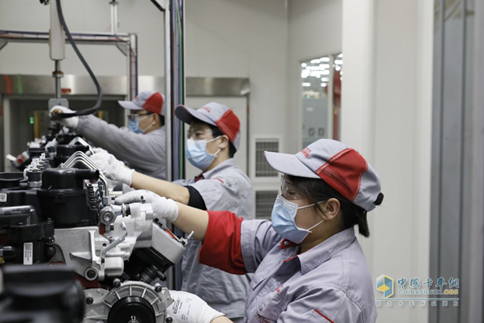 “硬核”汽車發(fā)動機，何來服務(wù)“上帝”的軟實力？探訪福田康明斯全球“燈塔工廠”