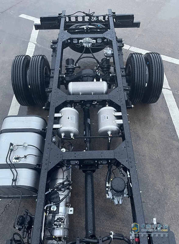 江鈴全新凱運(yùn)+：推動(dòng)高端輕卡輕量化、高效化、舒適化發(fā)展