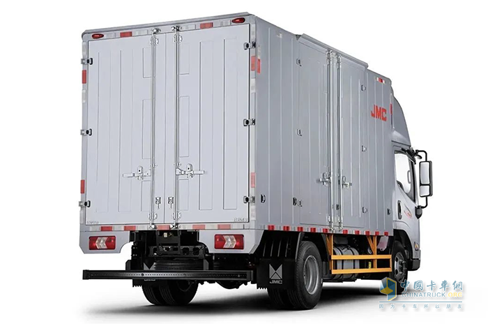 江鈴全新凱運(yùn)+：推動(dòng)高端輕卡輕量化、高效化、舒適化發(fā)展