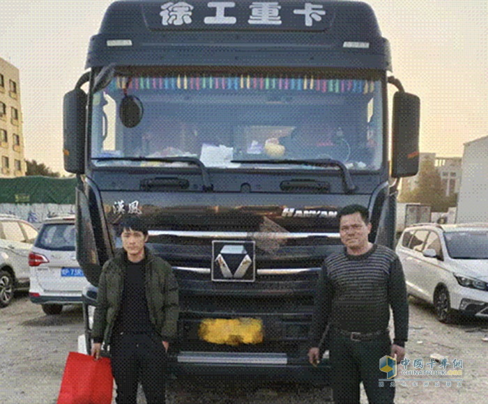 春節(jié)不打烊，福建客戶為徐工服務(wù)點贊！