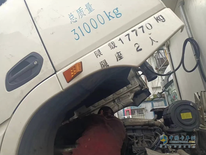 春節(jié)不打烊，福建客戶為徐工服務(wù)點贊！