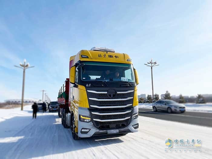  打造讓用戶放心的重卡，吳越俊零下46度親臨極寒測(cè)試現(xiàn)場(chǎng)慰問督戰(zhàn)