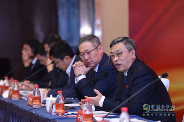 一汽解放總經(jīng)理、黨委副書記兼本部中重型車產(chǎn)品線總經(jīng)理吳碧磊