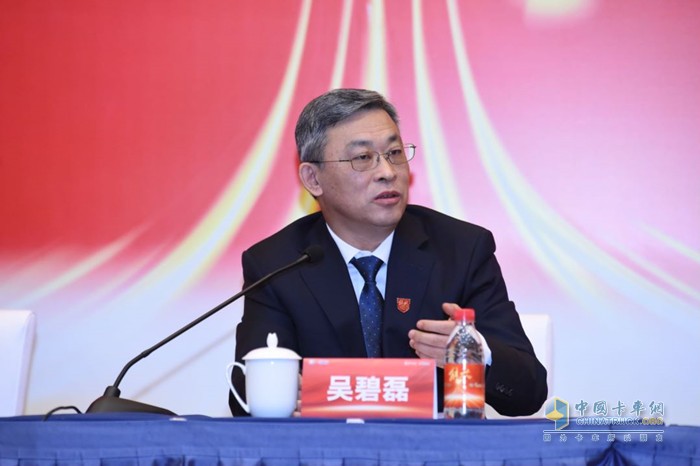 一汽解放總經(jīng)理、黨委副書記兼本部中重型車產(chǎn)品線總經(jīng)理吳碧磊