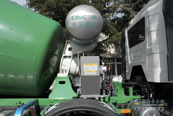 身披綠甲、蓄勢待發(fā)，解放&凌宇一體化攪拌車奔赴四川