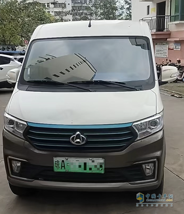 開(kāi)長(zhǎng)安跨越星V5 EV跑運(yùn)輸，海南黃師傅的致富之道