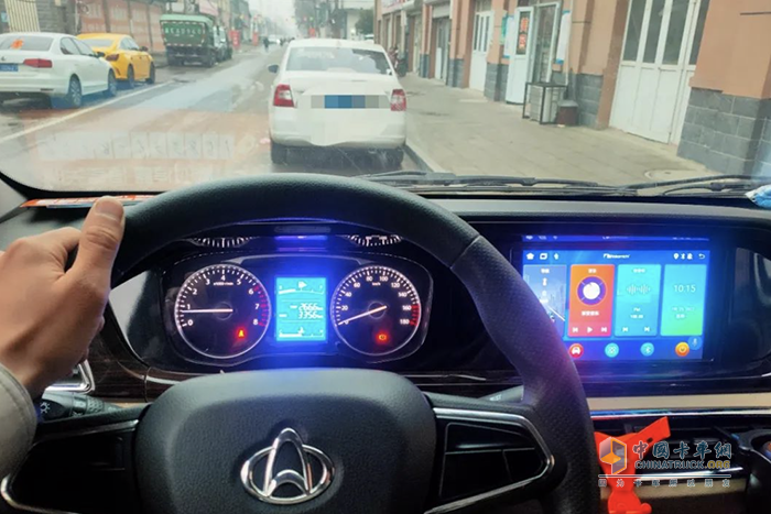 低油耗、高性價(jià)比，王師傅徹底愛上了長安跨越星V3