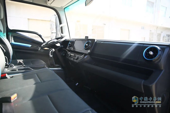 高端再進(jìn)化，全新一代歐馬可超級(jí)卡車定義高端輕卡更高標(biāo)準(zhǔn)！