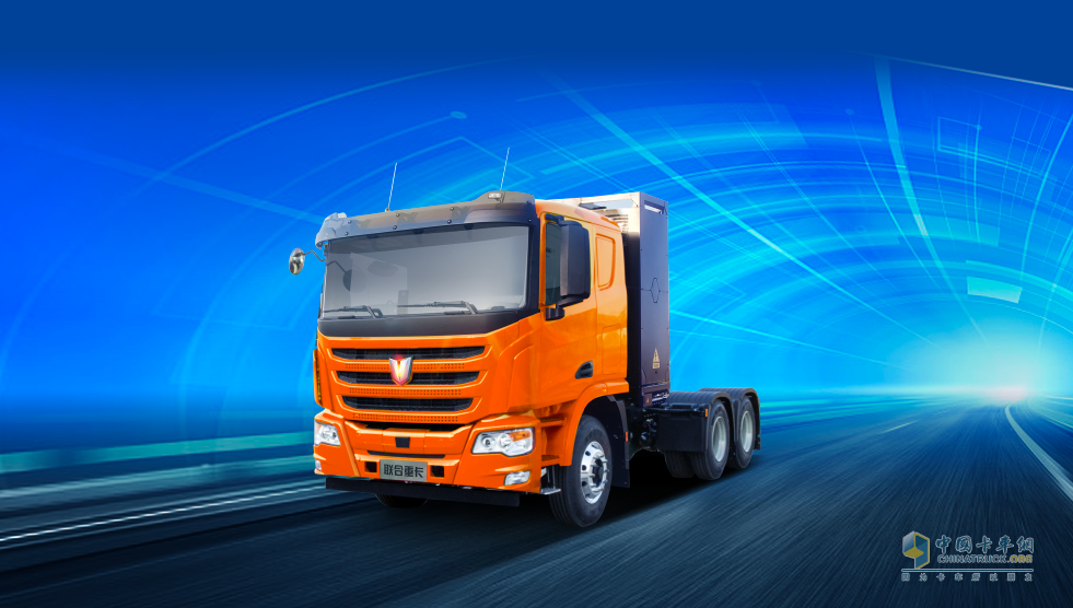 憑借著行業(yè)熟知的“安全穩(wěn)定”性，聯(lián)合重卡獲得組委會(huì)青睞，受邀參加本次展覽，代表著聯(lián)合重卡最前沿技術(shù)的純電動(dòng)牽引車將在大會(huì)上驚喜亮相。