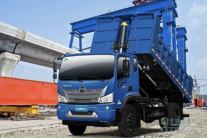 福田瑞沃19臺大金剛ES5城市建筑垃圾運輸車成功交付