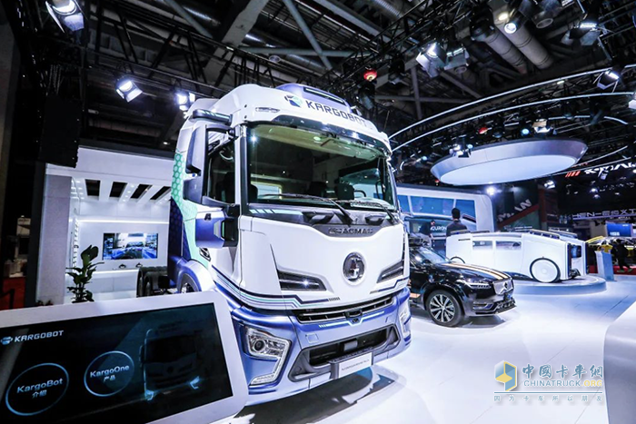 領(lǐng)跑上海國際車展 陜汽攜手滴滴打造量產(chǎn)無人智能卡車