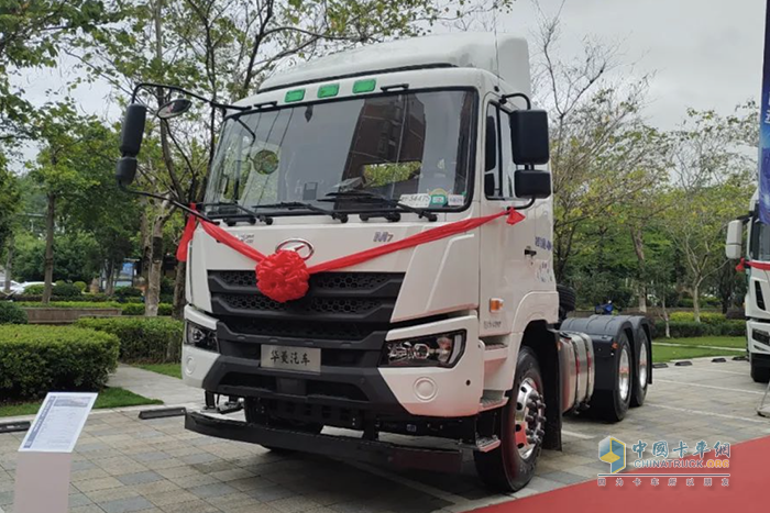 吳小青:買重卡我只認(rèn)華菱重卡