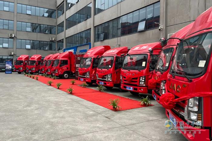 高效節(jié)油、多拉快跑，首批20臺威鈴K6車輛交付用戶！