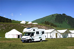 自駕游迎來(lái)黃金期，宇通房車(chē)走進(jìn)新疆為車(chē)友護(hù)航