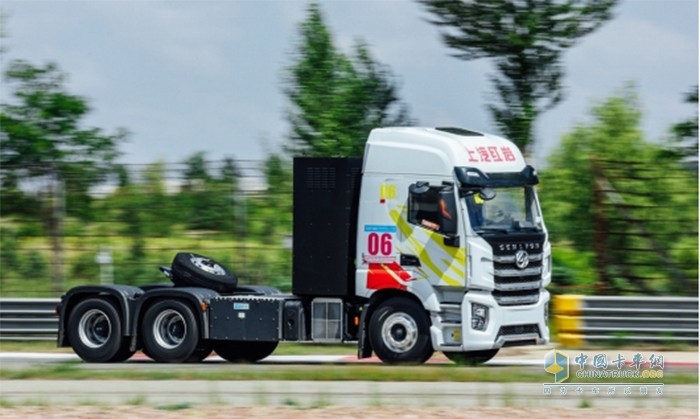 “氫”裝上陣！“冠軍車型”紅巖杰獅氫燃料電池重卡實(shí)力出擊