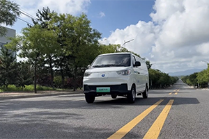 貨運(yùn)新人如何購(gòu)車？這款飛碟U6中面車型或?yàn)椤白顑?yōu)解”！