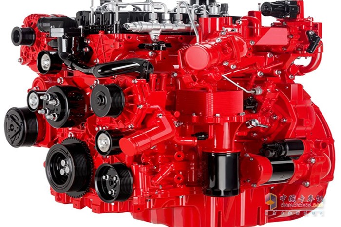 安徽康明斯E2.5發(fā)動(dòng)機(jī)  以鋁制飛輪殼、輕量化缸蓋護(hù)罩  打造輕量化引擎，自重更輕   協(xié)同駿鈴金飯碗低滾阻無內(nèi)胎輪胎  80Km/h工況下風(fēng)阻降低5%  整車百公里綜合油耗降低0.5L