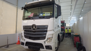 與全國技能大賽組CP 奔馳卡車為“本土化”再添注腳