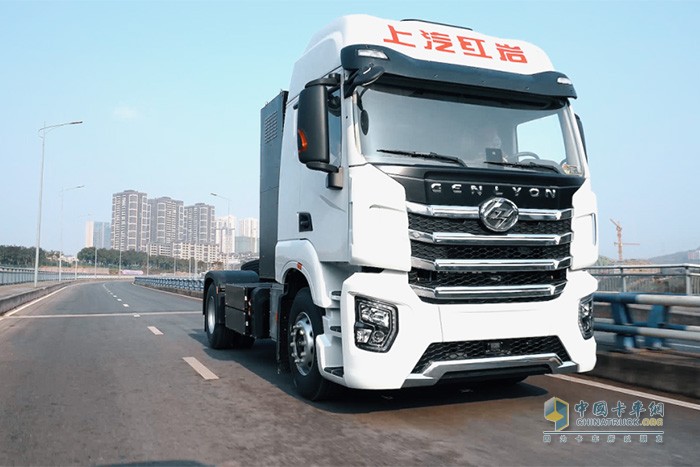 “極致能量回收”是上汽紅巖將新能源技術(shù)與智能化技術(shù)充分融合的典型案例之一，采用線性多檔位超級(jí)能量回收，以最高70%的回收率領(lǐng)先行業(yè)。