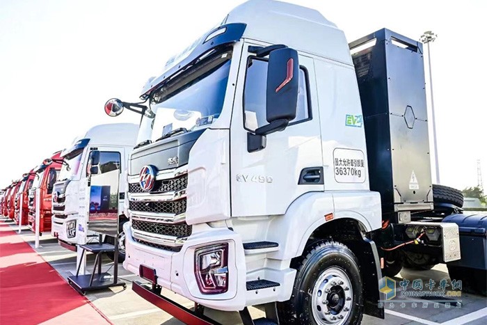 “極致能量回收”是上汽紅巖將新能源技術(shù)與智能化技術(shù)充分融合的典型案例之一，采用線性多檔位超級(jí)能量回收，以最高70%的回收率領(lǐng)先行業(yè)。