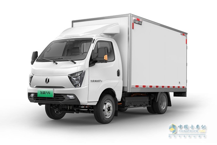 飛碟締途EF3“大承載的純電城市小卡”以高承載、高可靠、高安全，充分滿足了用戶對(duì)于城配運(yùn)輸市場(chǎng)的極致化需求，成為小卡市場(chǎng)中的佼佼者。