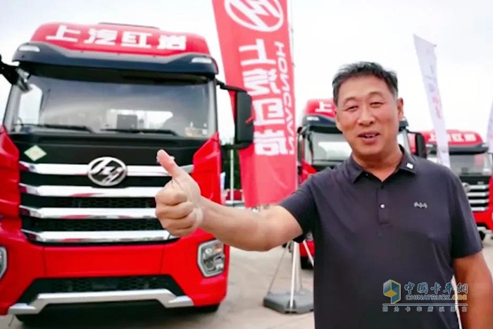 今年，燃?xì)庵乜芍^一路“狂飆”，想要“油轉(zhuǎn)氣”的卡友不少。怎樣的車(chē)型才是“油轉(zhuǎn)氣”的優(yōu)選？來(lái)看看老司機(jī)們?cè)趺凑f(shuō)。