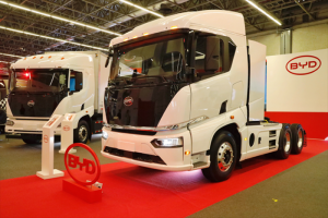 比亞迪攜多款新能源產(chǎn)品亮相墨西哥交通運輸博覽會，助力可持續(xù)發(fā)展