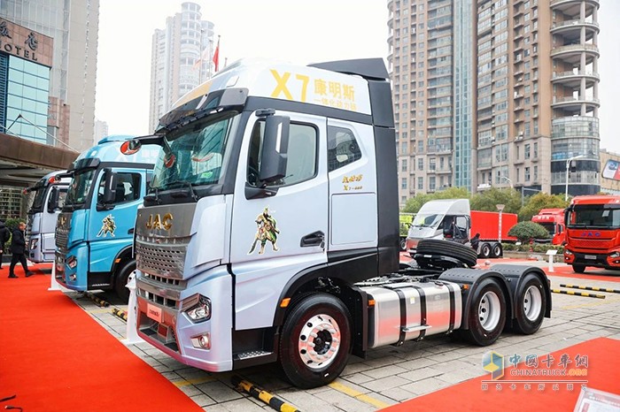 江淮重卡牽引車天團(tuán)，耀世登場！