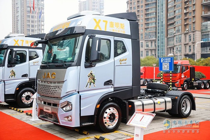 江淮重卡牽引車天團(tuán)，耀世登場！