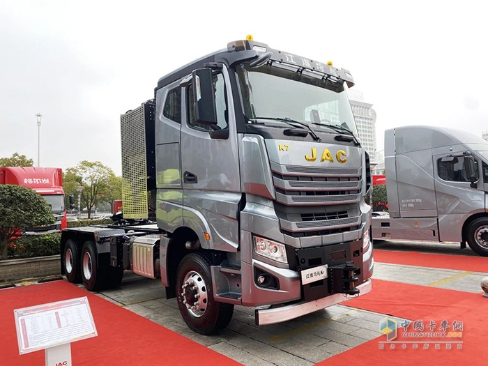 江淮重卡牽引車天團(tuán)，耀世登場！