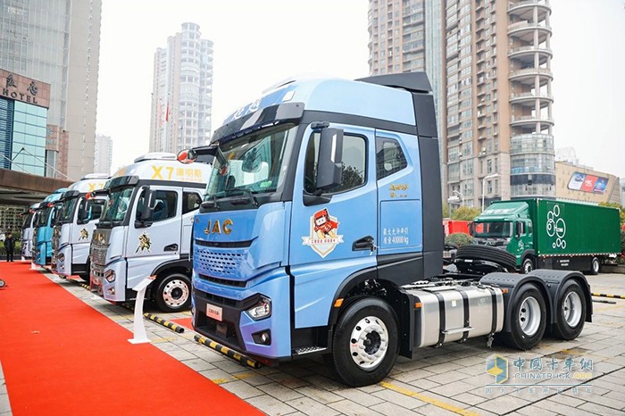 江淮重卡牽引車天團(tuán)，耀世登場！