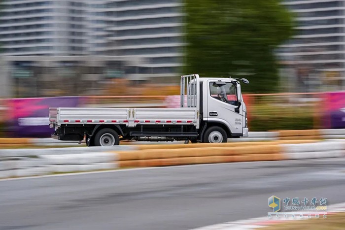 領(lǐng)航大G超級動力助力卡友開啟高效創(chuàng)富之旅！